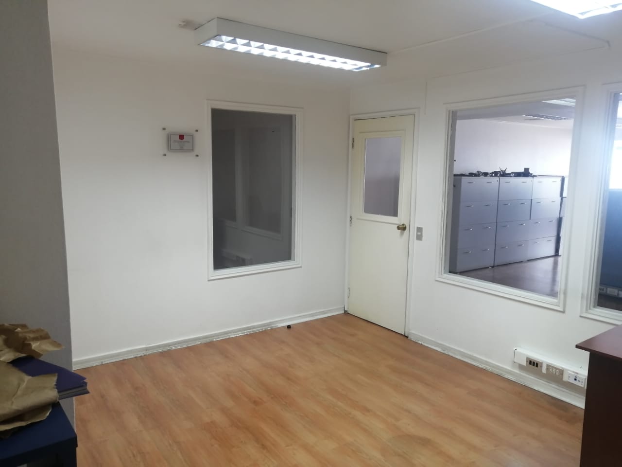 OFICINA N° 511  94 M2 EDIFICIO COLON
